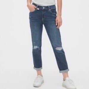 Gap Distressed Girlfriend Jeans 26
